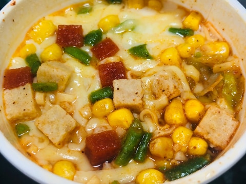 チリトマトカップ麺アレンジ!チーズ豆乳